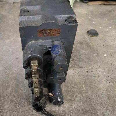 723-82-31100 7238231100 723-82-30100 Für Komatsu FD35/40-10 FD35Y/40Y-10 FD40Z-10 FD45-10 Gabelstaplerteile Hydraulisches Hauptsteuerschlepper Nachlaufmarkt Original